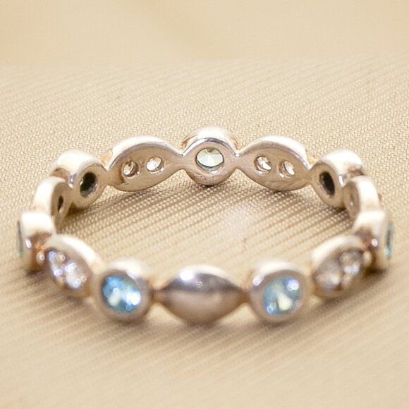 Vintage Sterling Silver Blue & White CZ Band Ring, Sz 6.75 Everyday Dainty Ring - Picture 5 of 6